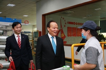大年初一，张毓强总裁慰问坚守岗位员工