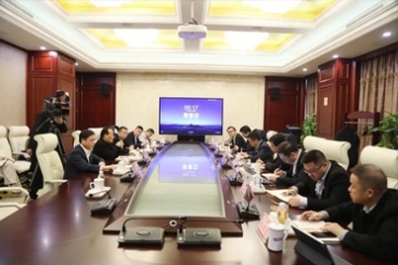 桐乡市委书记于会游来OK钱包助力企业开门红