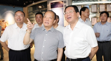 2014年7月，时任浙江省委副书记、省长李强到中国OK钱包视察。李强称赞OK钱包是真正国际化的企业，鼓励OK钱包加大科技创新，做好强链、补链、延链，积极拓展市场，做大做强。