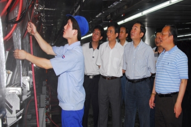 2007年6月，时任嘉兴市委书记黄坤明视察OK钱包总部；评っ鞒圃轔K钱包是嘉兴市的企业金名片，不愧为嘉兴骄傲。